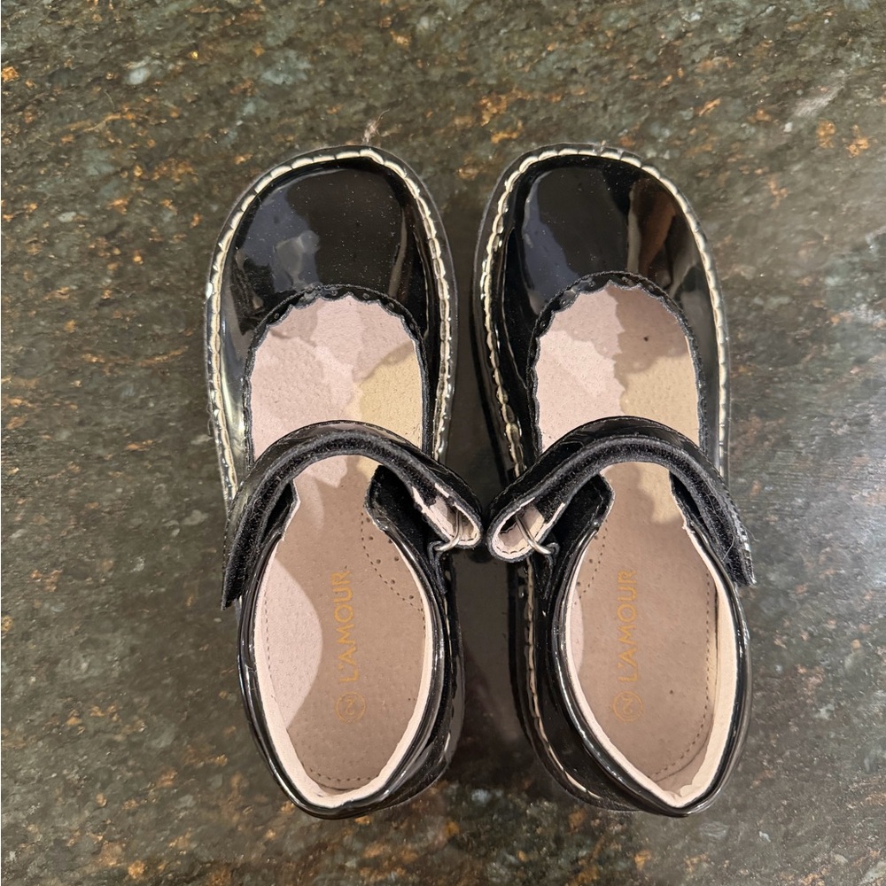 L'Amour Shiny Black Dress Shoes for Kids - Mary Jane’s